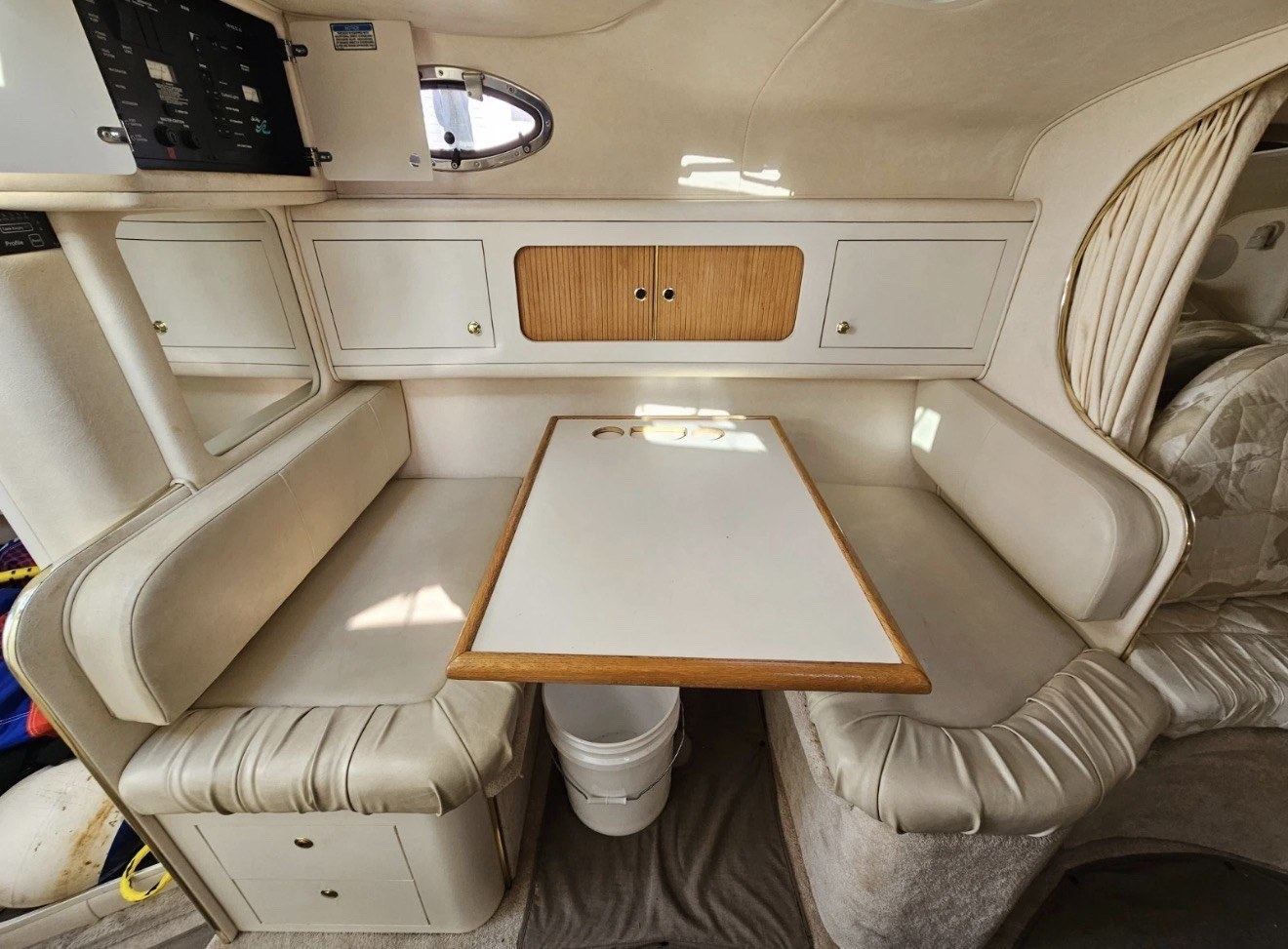 1999 Sea Ray Sundancer 290 photo 9